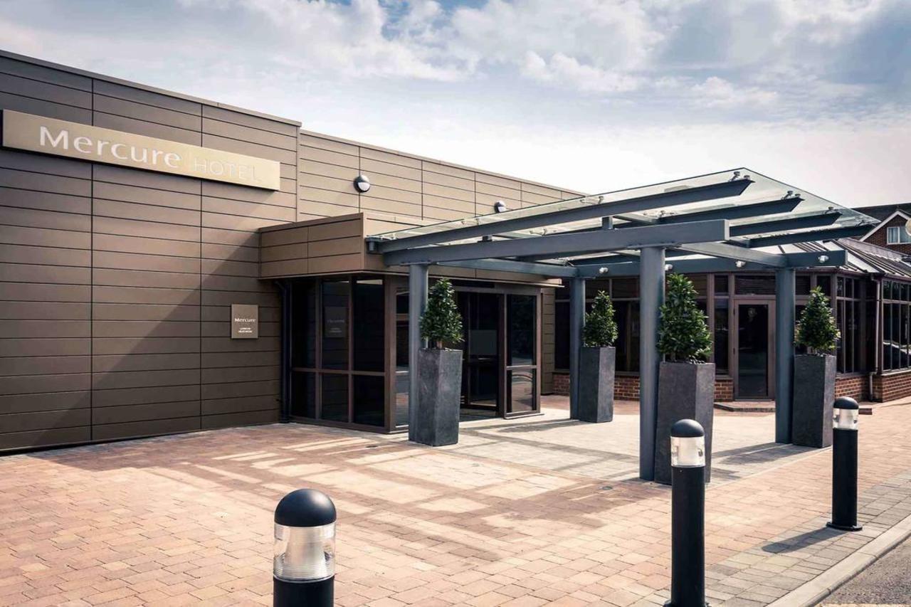 Mercure London Heathrow Airport Hillingdon Exterior foto