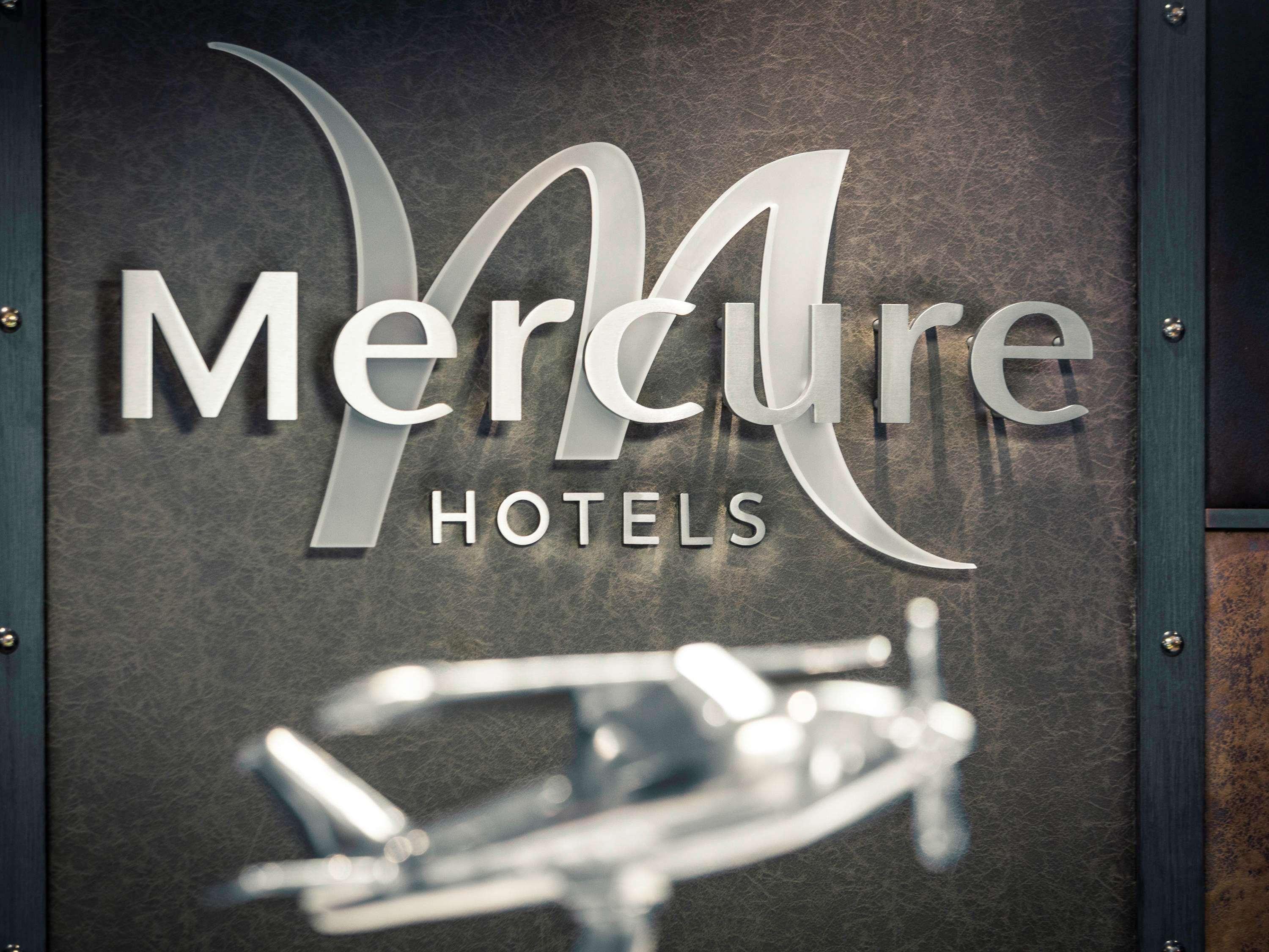 Mercure London Heathrow Airport Hillingdon Exterior foto