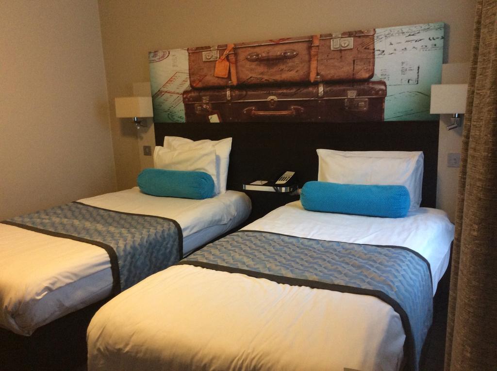 Mercure London Heathrow Airport Hillingdon Exterior foto