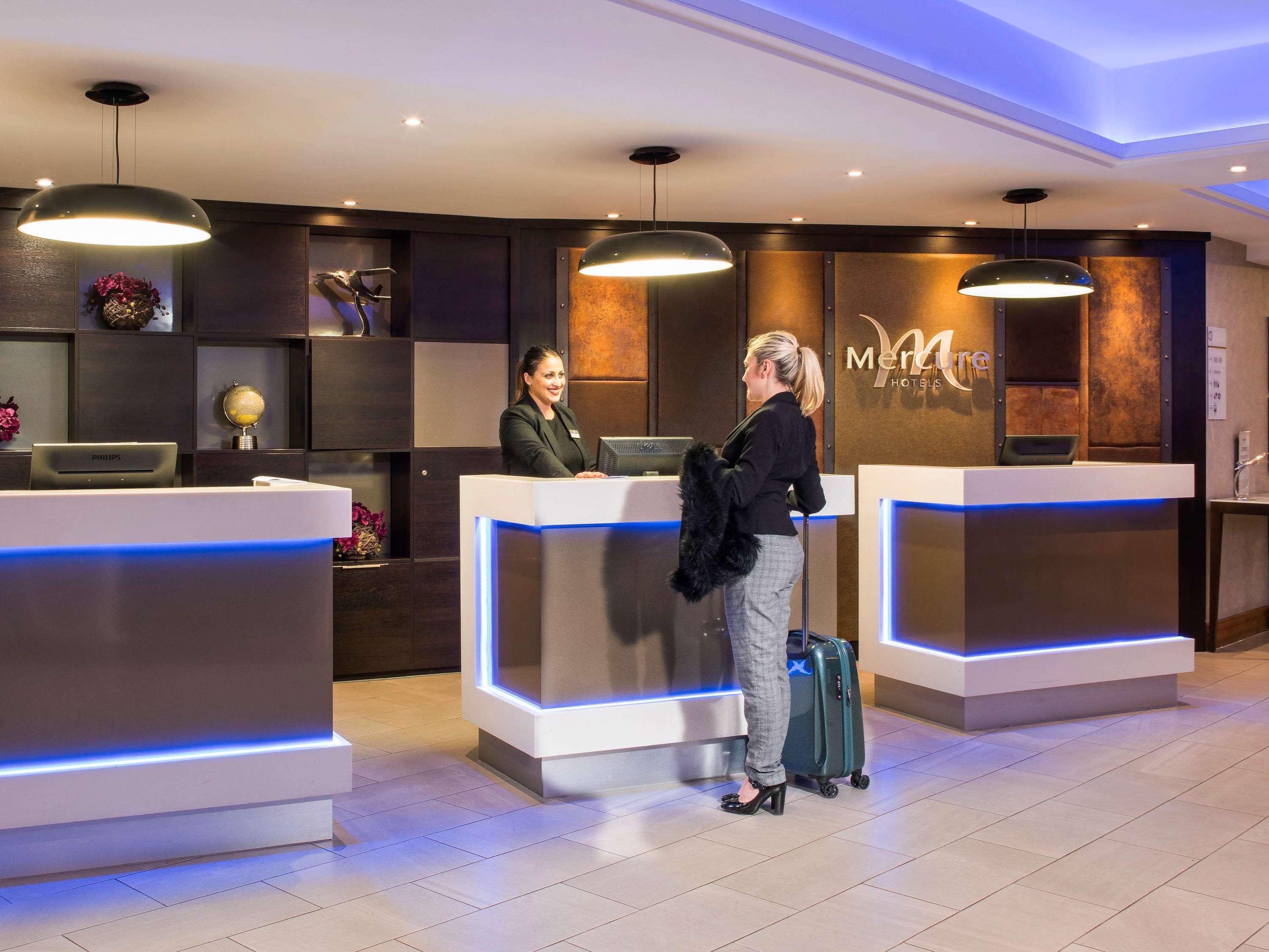 Mercure London Heathrow Airport Hillingdon Exterior foto