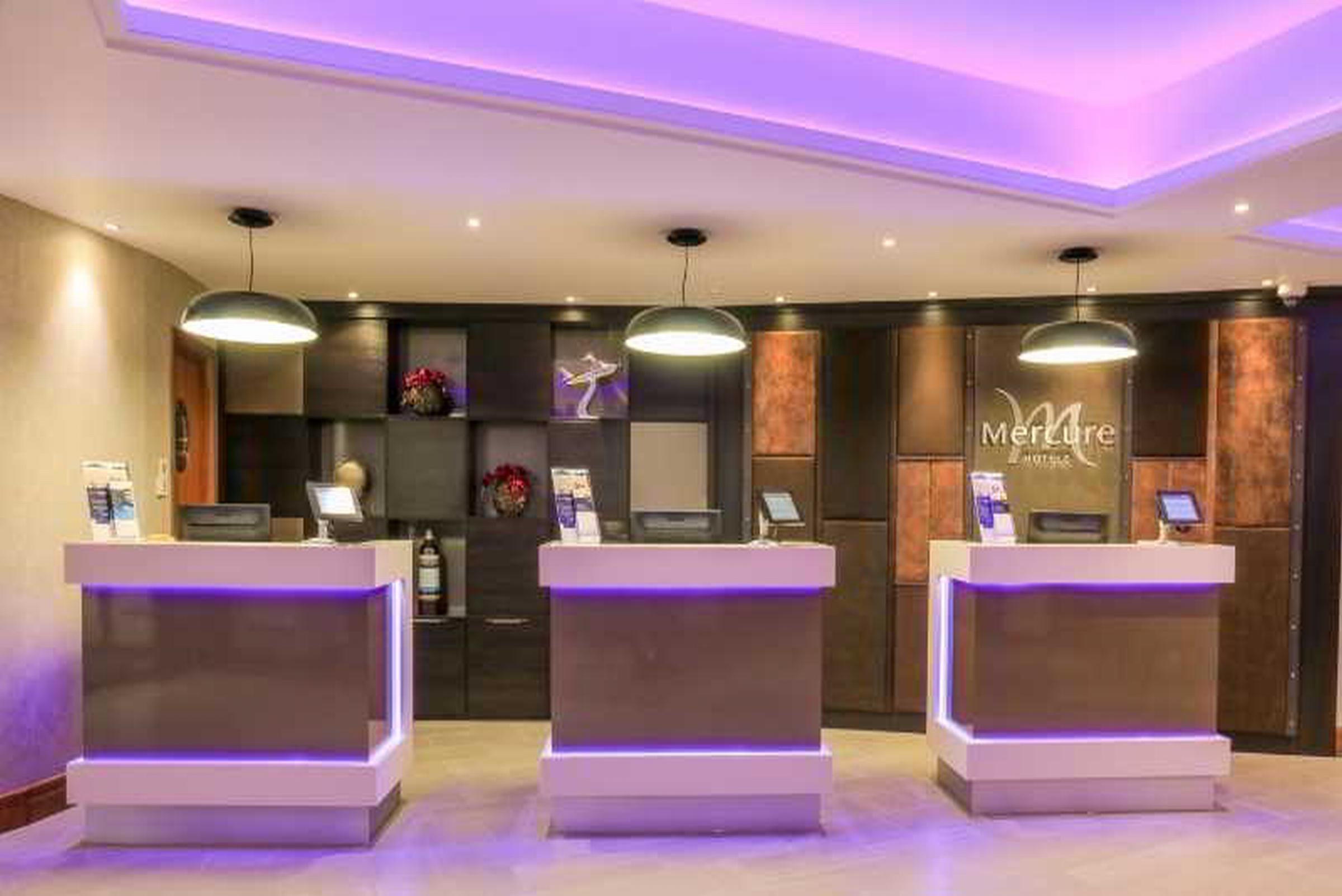 Mercure London Heathrow Airport Hillingdon Exterior foto